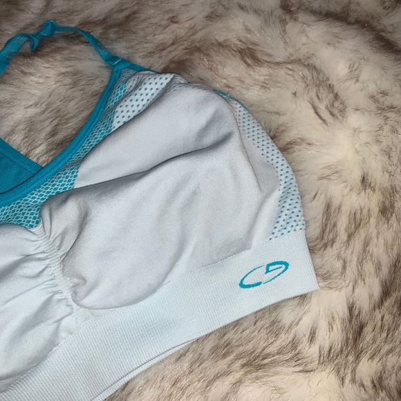 5 Different Sports Bras! All for $25 - Picture 11 of 16